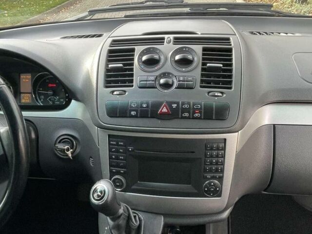 Серый Мерседес Вито, объемом двигателя 2.1 л и пробегом 260 тыс. км за 11500 $, фото 6 на Automoto.ua