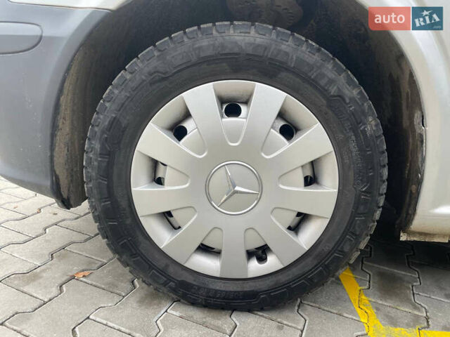 Серый Мерседес Вито, объемом двигателя 2.1 л и пробегом 229 тыс. км за 15158 $, фото 3 на Automoto.ua