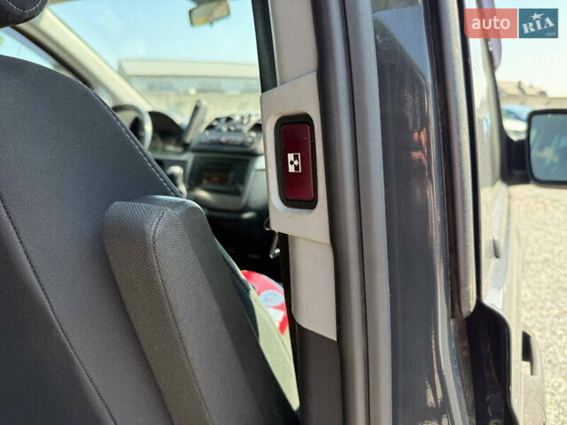 Сірий Мерседес Віто, об'ємом двигуна 2.99 л та пробігом 597 тис. км за 12499 $, фото 21 на Automoto.ua