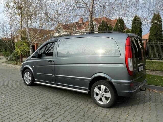 Серый Мерседес Вито, объемом двигателя 2.1 л и пробегом 260 тыс. км за 11500 $, фото 4 на Automoto.ua