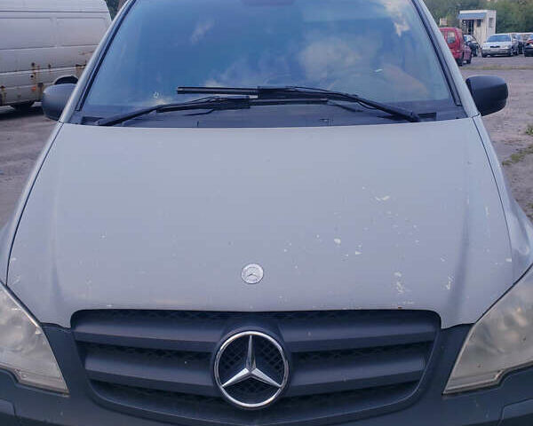 Сірий Мерседес Віто, об'ємом двигуна 2.14 л та пробігом 373 тис. км за 8900 $, фото 1 на Automoto.ua