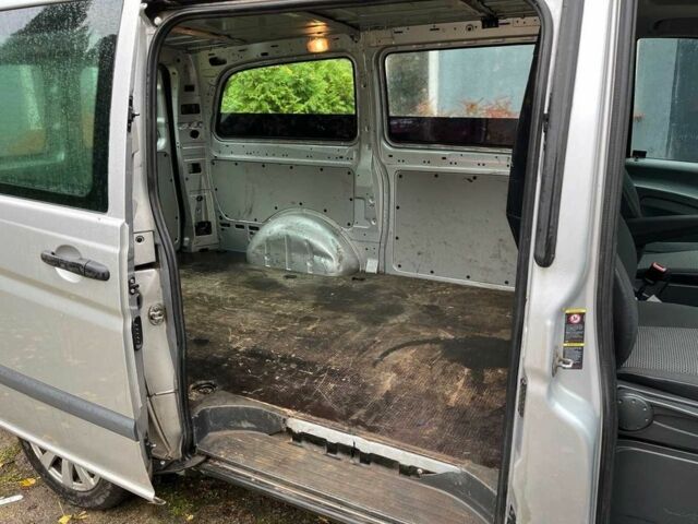 Серый Мерседес Вито, объемом двигателя 2.2 л и пробегом 213 тыс. км за 2800 $, фото 6 на Automoto.ua