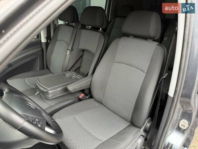 Серый Мерседес Вито, объемом двигателя 2.99 л и пробегом 240 тыс. км за 19950 $, фото 17 на Automoto.ua