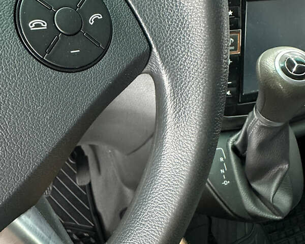 Серый Мерседес Вито, объемом двигателя 2.2 л и пробегом 247 тыс. км за 19999 $, фото 30 на Automoto.ua