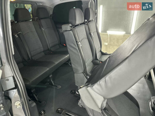 Серый Мерседес Вито, объемом двигателя 2.2 л и пробегом 247 тыс. км за 19999 $, фото 44 на Automoto.ua