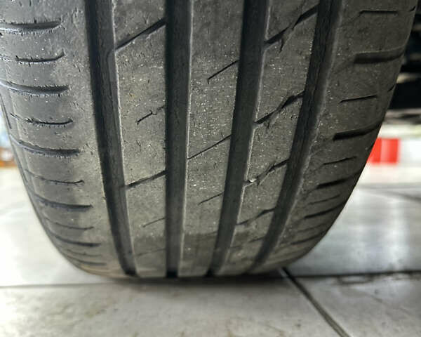 Серый Мерседес Вито, объемом двигателя 2.2 л и пробегом 247 тыс. км за 19999 $, фото 16 на Automoto.ua