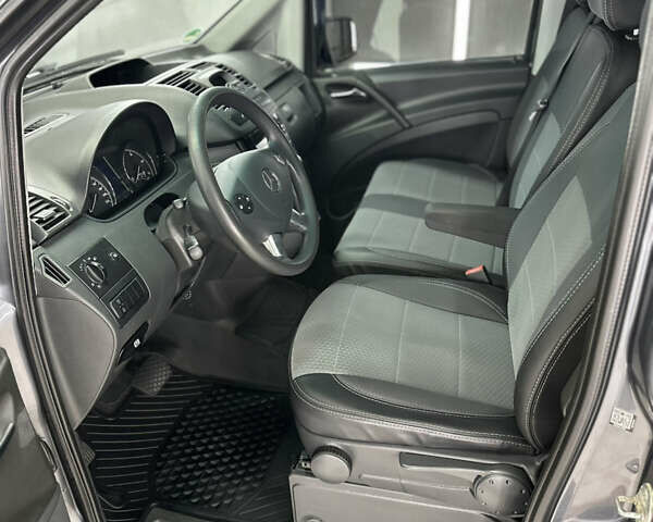 Серый Мерседес Вито, объемом двигателя 2.2 л и пробегом 247 тыс. км за 19999 $, фото 26 на Automoto.ua