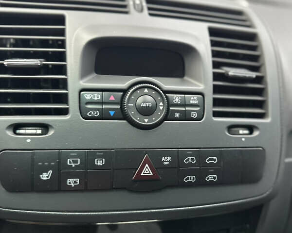 Серый Мерседес Вито, объемом двигателя 2.2 л и пробегом 247 тыс. км за 19999 $, фото 68 на Automoto.ua