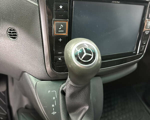 Серый Мерседес Вито, объемом двигателя 2.2 л и пробегом 247 тыс. км за 19999 $, фото 28 на Automoto.ua