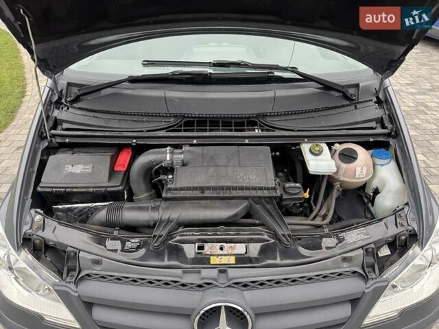 Серый Мерседес Вито, объемом двигателя 2.1 л и пробегом 297 тыс. км за 14900 $, фото 47 на Automoto.ua