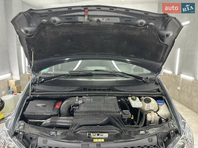 Серый Мерседес Вито, объемом двигателя 2.2 л и пробегом 247 тыс. км за 19999 $, фото 19 на Automoto.ua