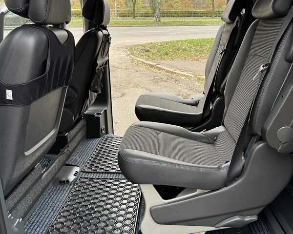 Мерседес Вито 2014 в Киеве на Automoto.ua Серый Мерседес Вито, объемом двигателя 2.14 л и пробегом 306 тыс. км за 20800 $, фото 8 на Automoto.ua