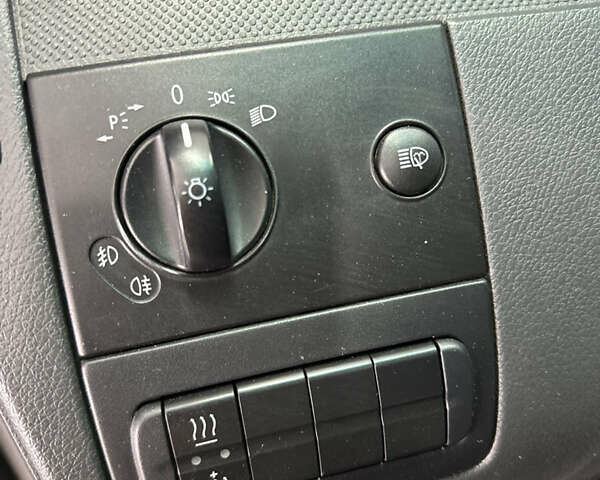 Серый Мерседес Вито, объемом двигателя 2.2 л и пробегом 247 тыс. км за 19999 $, фото 67 на Automoto.ua