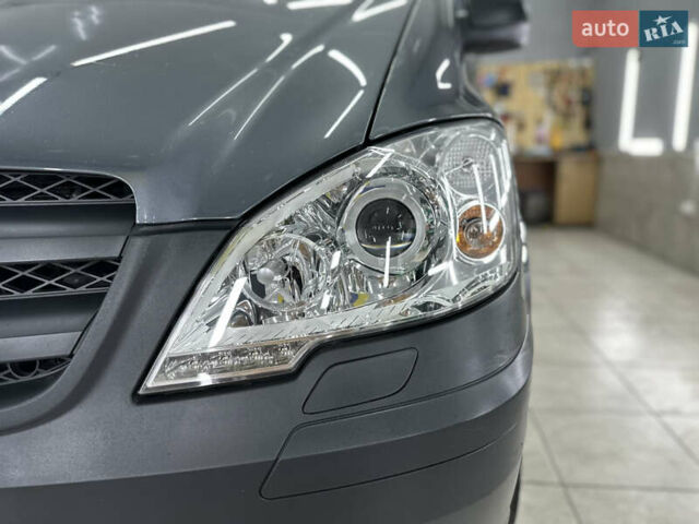 Серый Мерседес Вито, объемом двигателя 2.2 л и пробегом 247 тыс. км за 19999 $, фото 6 на Automoto.ua