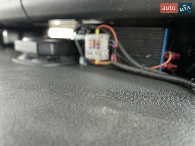 Серый Мерседес Вито, объемом двигателя 2.2 л и пробегом 247 тыс. км за 19999 $, фото 53 на Automoto.ua