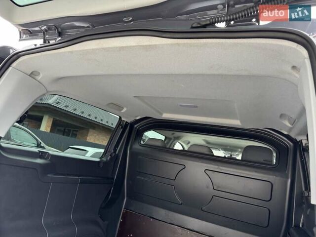 Серый Мерседес Вито, объемом двигателя 2.1 л и пробегом 297 тыс. км за 14900 $, фото 43 на Automoto.ua