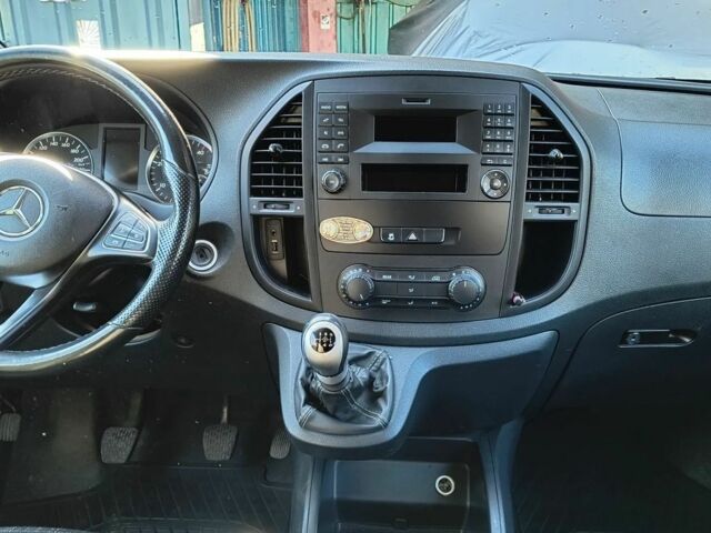 Серый Мерседес Вито, объемом двигателя 2.2 л и пробегом 110 тыс. км за 10500 $, фото 8 на Automoto.ua