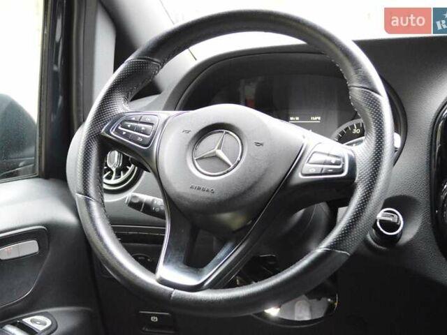 Серый Мерседес Вито, объемом двигателя 2.2 л и пробегом 99 тыс. км за 21500 $, фото 24 на Automoto.ua