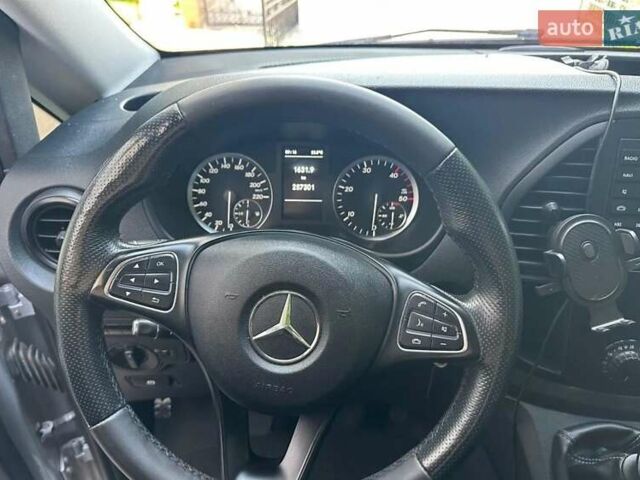 Серый Мерседес Вито, объемом двигателя 2.1 л и пробегом 255 тыс. км за 18000 $, фото 9 на Automoto.ua