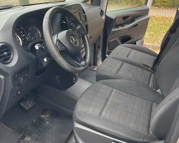 Серый Мерседес Вито, объемом двигателя 2.1 л и пробегом 223 тыс. км за 21800 $, фото 15 на Automoto.ua