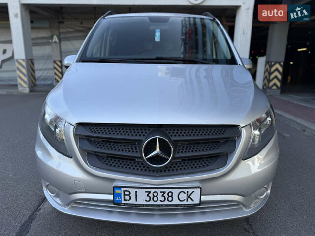 Серый Мерседес Вито, объемом двигателя 2.2 л и пробегом 192 тыс. км за 23950 $, фото 2 на Automoto.ua