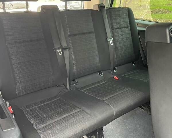 Серый Мерседес Вито, объемом двигателя 2.1 л и пробегом 223 тыс. км за 21800 $, фото 10 на Automoto.ua