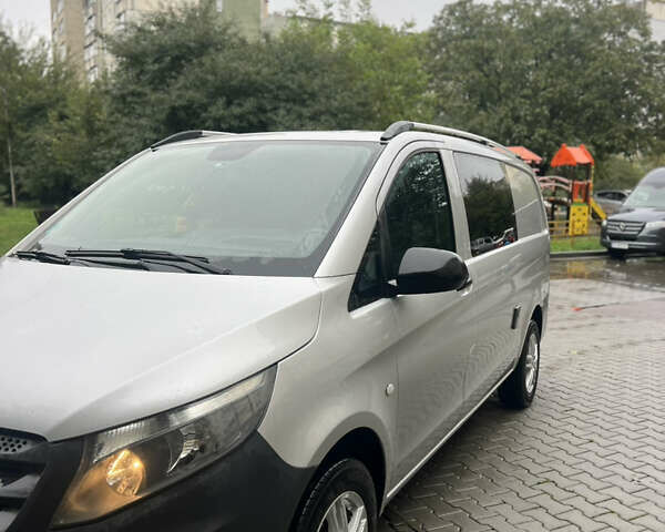 Серый Мерседес Вито, объемом двигателя 2.14 л и пробегом 247 тыс. км за 19420 $, фото 10 на Automoto.ua