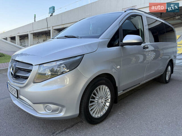 Серый Мерседес Вито, объемом двигателя 2.2 л и пробегом 192 тыс. км за 23950 $, фото 3 на Automoto.ua