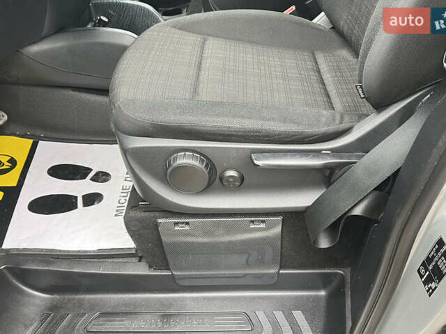 Серый Мерседес Вито, объемом двигателя 2.14 л и пробегом 180 тыс. км за 25500 $, фото 9 на Automoto.ua