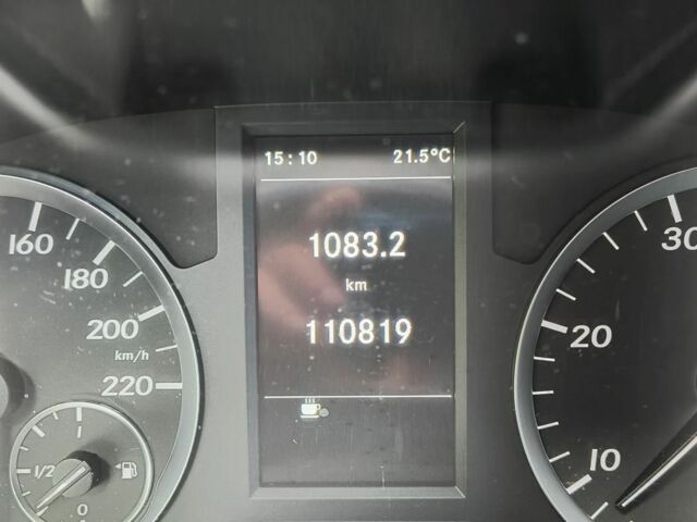 Серый Мерседес Вито, объемом двигателя 2.2 л и пробегом 110 тыс. км за 10500 $, фото 7 на Automoto.ua