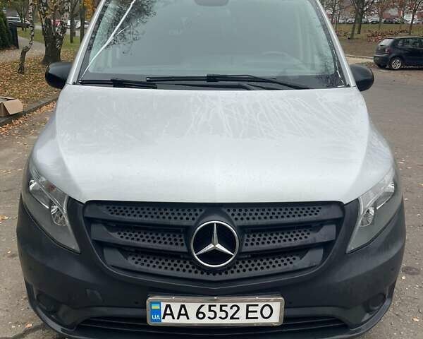 Серый Мерседес Вито, объемом двигателя 2.1 л и пробегом 223 тыс. км за 21800 $, фото 1 на Automoto.ua