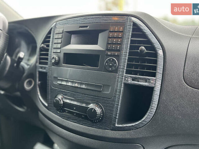 Серый Мерседес Вито, объемом двигателя 2.14 л и пробегом 180 тыс. км за 25500 $, фото 28 на Automoto.ua