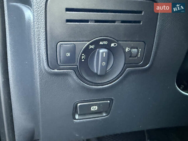 Серый Мерседес Вито, объемом двигателя 2.2 л и пробегом 192 тыс. км за 23950 $, фото 18 на Automoto.ua