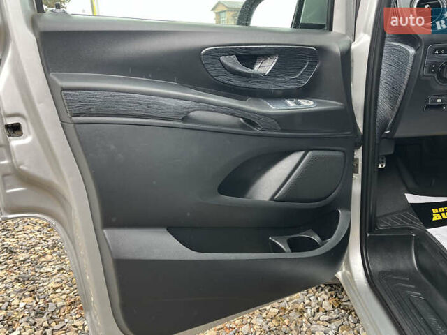 Серый Мерседес Вито, объемом двигателя 2.14 л и пробегом 180 тыс. км за 25500 $, фото 7 на Automoto.ua