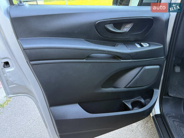 Серый Мерседес Вито, объемом двигателя 2.2 л и пробегом 192 тыс. км за 23950 $, фото 10 на Automoto.ua
