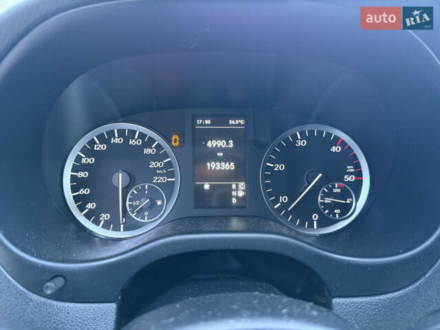 Серый Мерседес Вито, объемом двигателя 2.2 л и пробегом 192 тыс. км за 23950 $, фото 14 на Automoto.ua