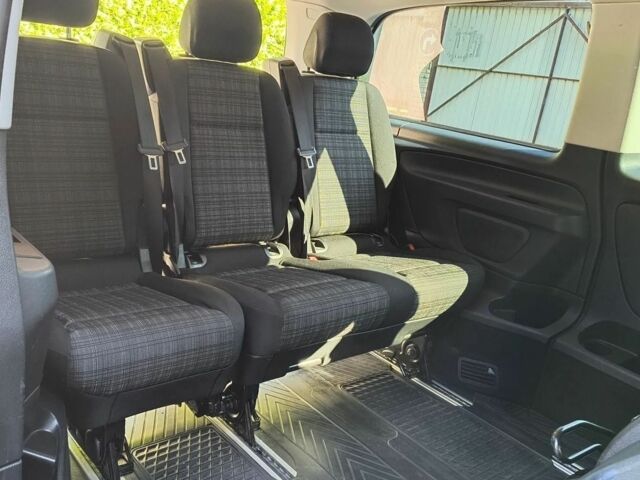 Серый Мерседес Вито, объемом двигателя 2.2 л и пробегом 110 тыс. км за 10500 $, фото 15 на Automoto.ua