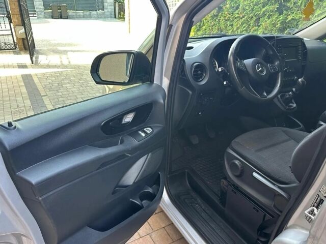 Серый Мерседес Вито, объемом двигателя 2.2 л и пробегом 255 тыс. км за 10800 $, фото 14 на Automoto.ua