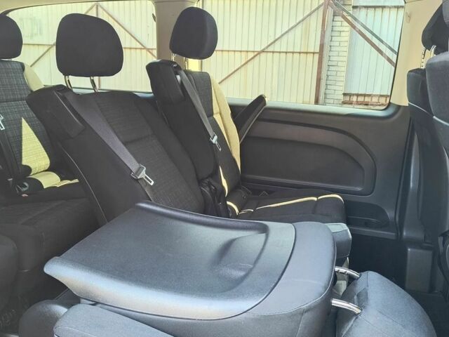 Серый Мерседес Вито, объемом двигателя 2.2 л и пробегом 110 тыс. км за 10500 $, фото 11 на Automoto.ua