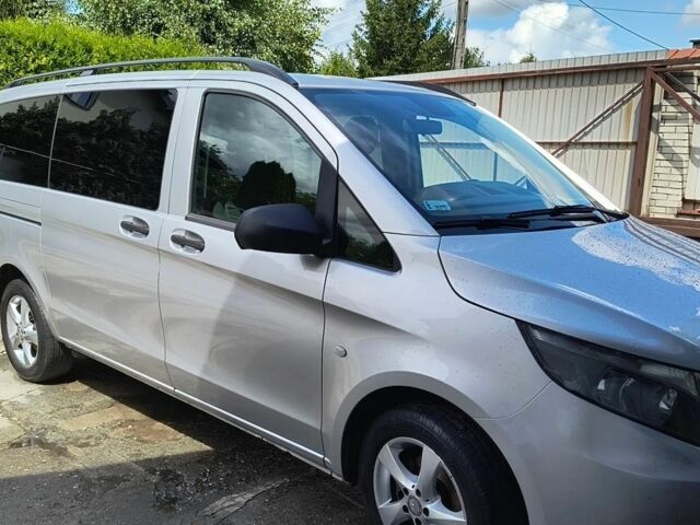 Серый Мерседес Вито, объемом двигателя 2.2 л и пробегом 110 тыс. км за 10500 $, фото 3 на Automoto.ua