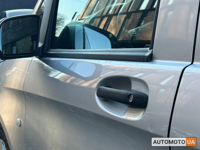 Сірий Мерседес Віто, об'ємом двигуна 2.2 л та пробігом 253 тис. км за 25500 $, фото 6 на Automoto.ua