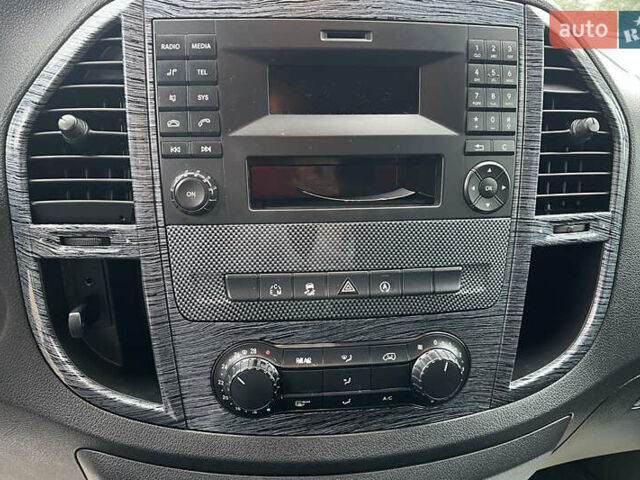 Серый Мерседес Вито, объемом двигателя 2.14 л и пробегом 180 тыс. км за 25500 $, фото 12 на Automoto.ua