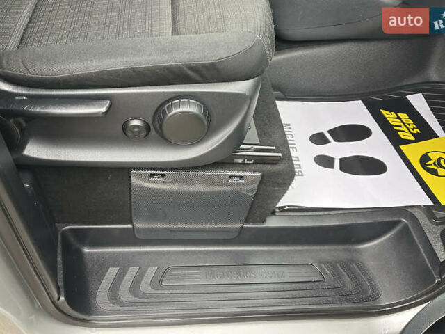 Серый Мерседес Вито, объемом двигателя 2.14 л и пробегом 180 тыс. км за 25500 $, фото 23 на Automoto.ua