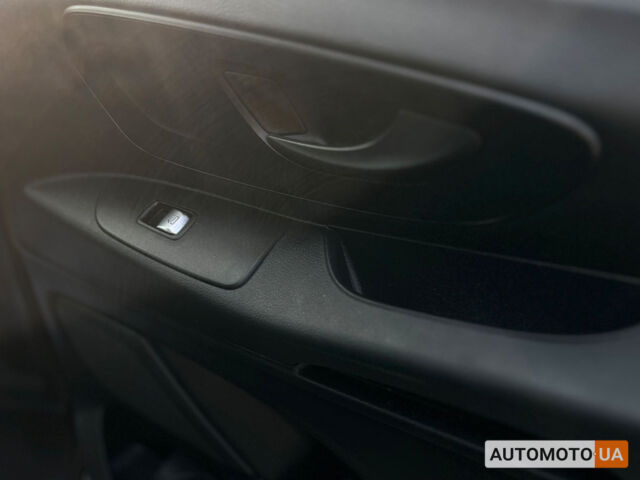 Мерседес Вито 2015 в Мукачеве на Automoto.ua Серый Мерседес Вито, объемом двигателя 2.1 л и пробегом 248 тыс. км за 26500 $, фото 24 на Automoto.ua