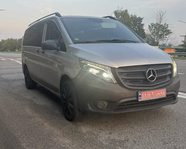 Сірий Мерседес Віто, об'ємом двигуна 2.14 л та пробігом 290 тис. км за 31500 $, фото 1 на Automoto.ua