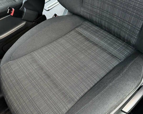 Мерседес Вито 2016 в Хмельницком на Automoto.ua Серый Мерседес Вито, объемом двигателя 2.14 л и пробегом 274 тыс. км за 28000 $, фото 15 на Automoto.ua