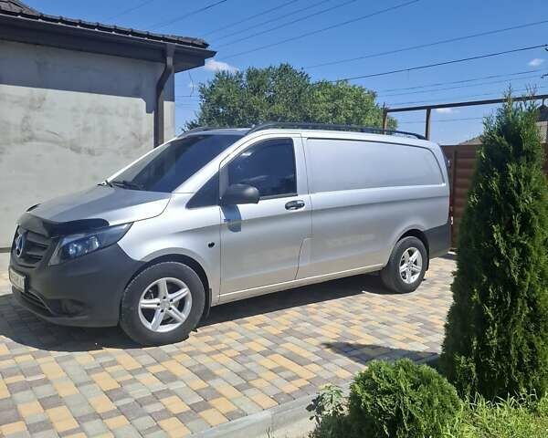 Серый Мерседес Вито, объемом двигателя 1.6 л и пробегом 105 тыс. км за 21000 $, фото 5 на Automoto.ua