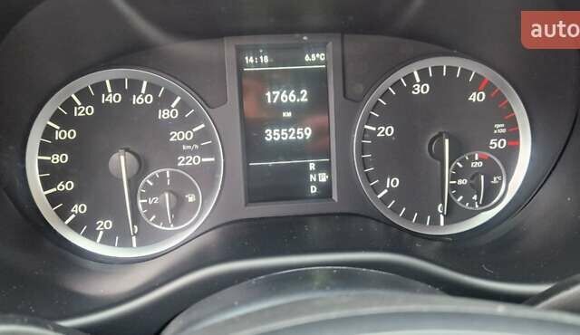 Серый Мерседес Вито, объемом двигателя 2.2 л и пробегом 355 тыс. км за 21500 $, фото 13 на Automoto.ua