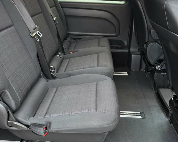 Мерседес Вито 2016 в Хмельницком на Automoto.ua Серый Мерседес Вито, объемом двигателя 2.14 л и пробегом 274 тыс. км за 28000 $, фото 13 на Automoto.ua