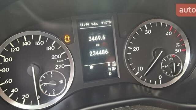 Серый Мерседес Вито, объемом двигателя 2.14 л и пробегом 234 тыс. км за 22500 $, фото 14 на Automoto.ua
